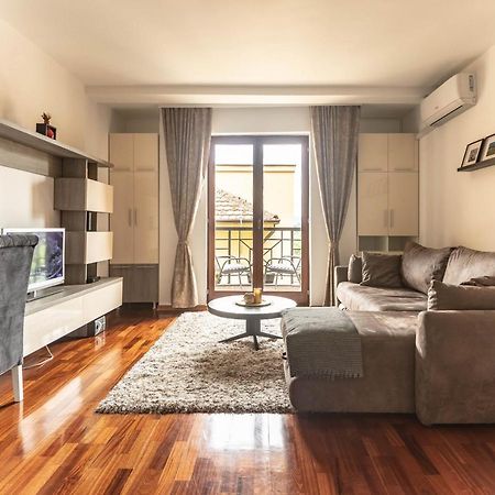 Apartman Modena Lux วรินรัชกา บานยา ภายนอก รูปภาพ