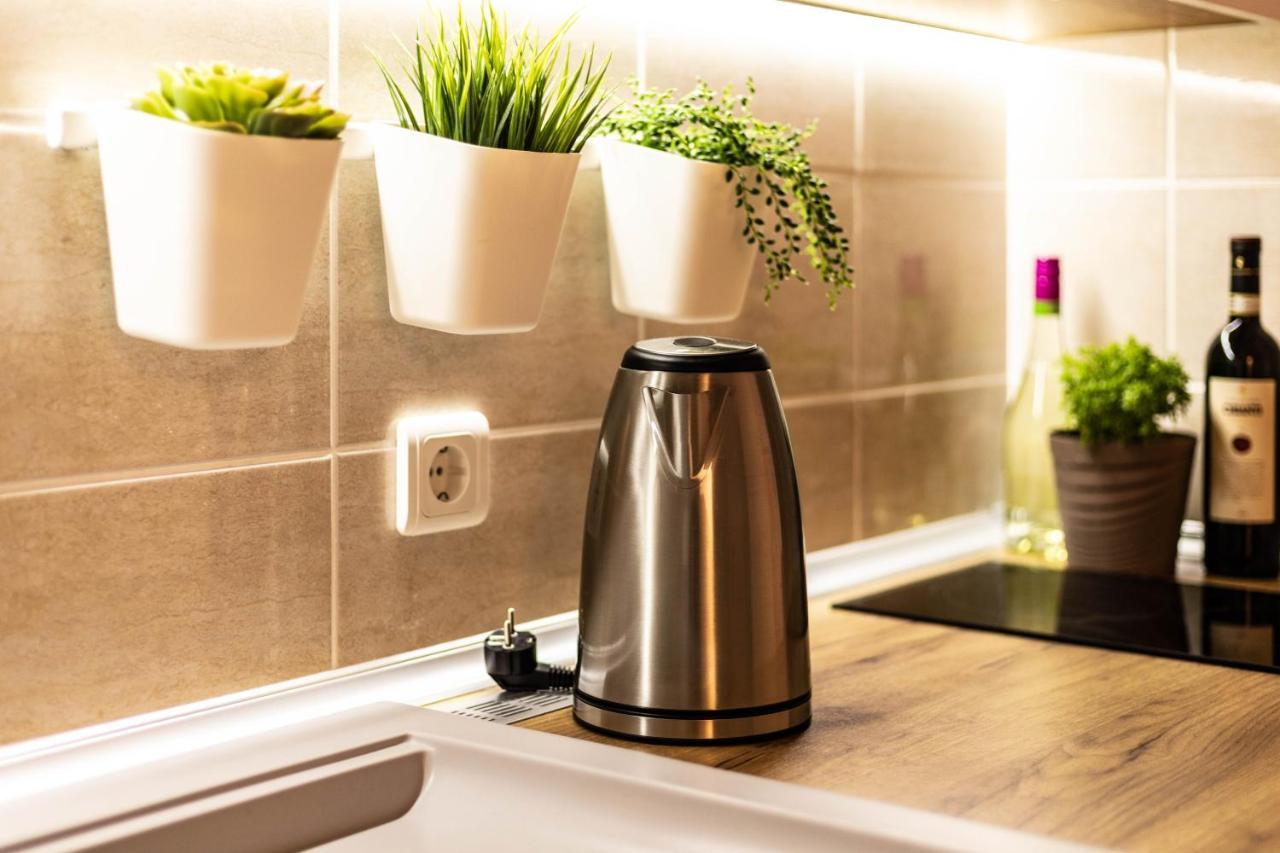 Apartman Modena Lux วรินรัชกา บานยา ภายนอก รูปภาพ