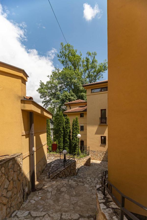 Apartman Modena Lux วรินรัชกา บานยา ภายนอก รูปภาพ