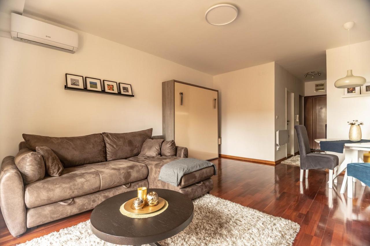 Apartman Modena Lux วรินรัชกา บานยา ภายนอก รูปภาพ