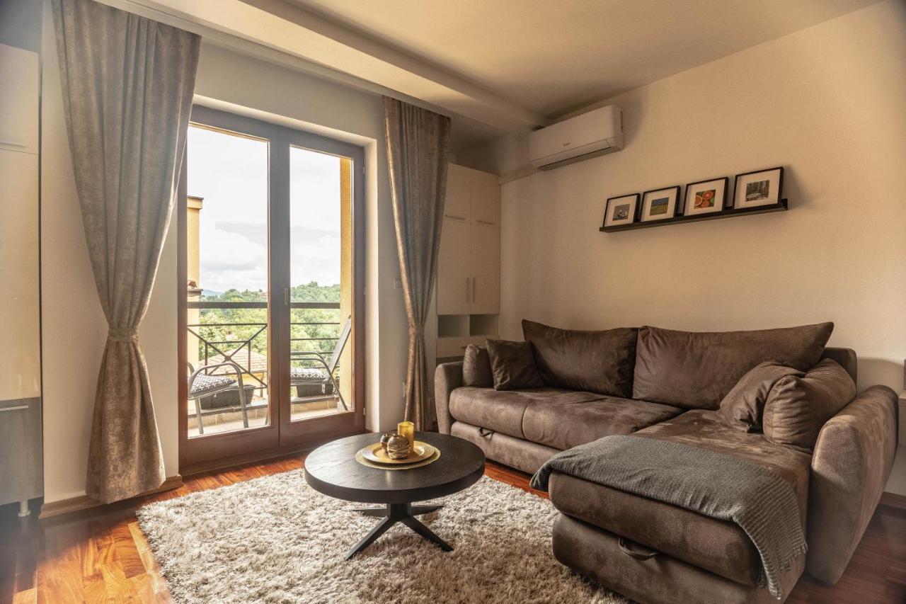 Apartman Modena Lux วรินรัชกา บานยา ภายนอก รูปภาพ