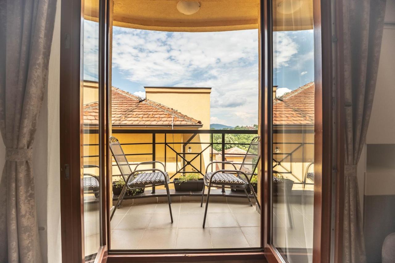 Apartman Modena Lux วรินรัชกา บานยา ภายนอก รูปภาพ
