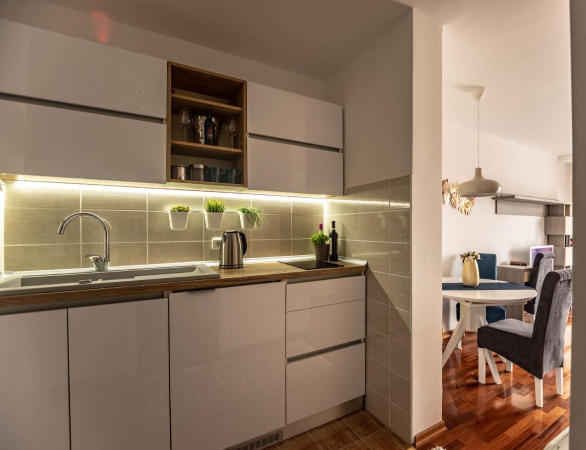 Apartman Modena Lux วรินรัชกา บานยา ภายนอก รูปภาพ