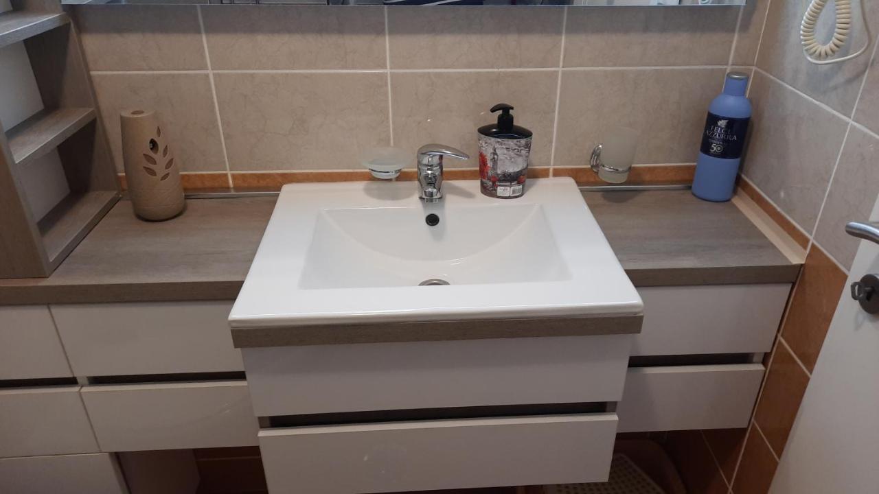 Apartman Modena Lux วรินรัชกา บานยา ภายนอก รูปภาพ